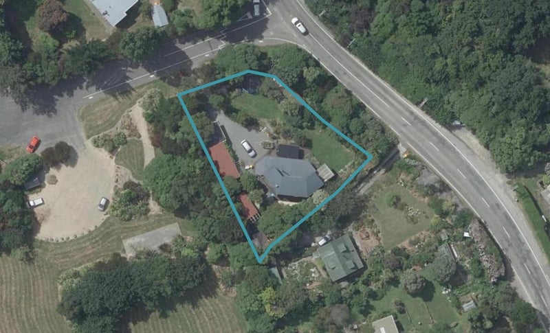 100 Main Road, Governors Bay, Lyttelton - Carousel 1