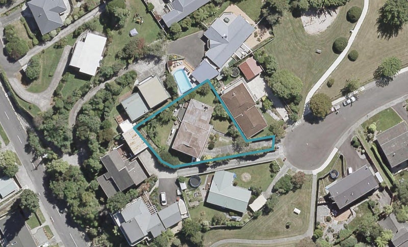 19 Tapestry Grove, Silverstream, Upper Hutt - Carousel 1