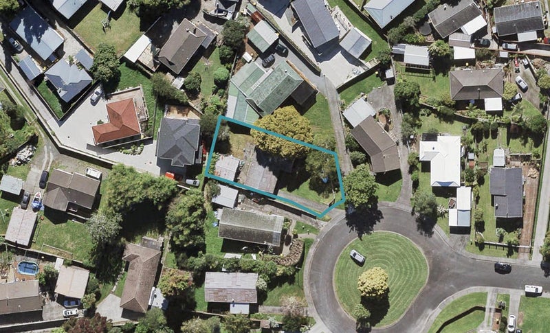 21 Newland Grove, Henderson, Auckland - Carousel 1