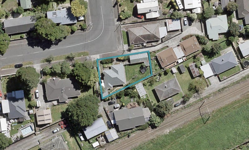 1A Wood Street, Wallaceville, Upper Hutt - Carousel 1