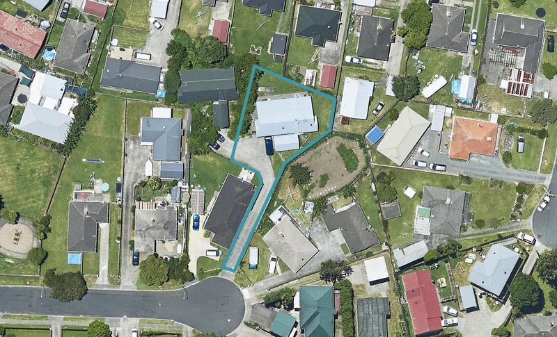 11B Surrey Grove, Parkvale, Tauranga - Carousel 1
