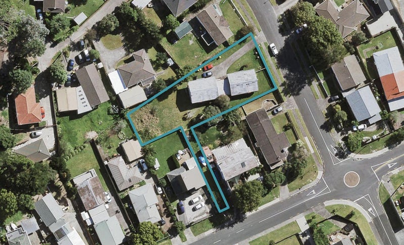 2/4 Clyma Place, Massey, Auckland - Carousel 1
