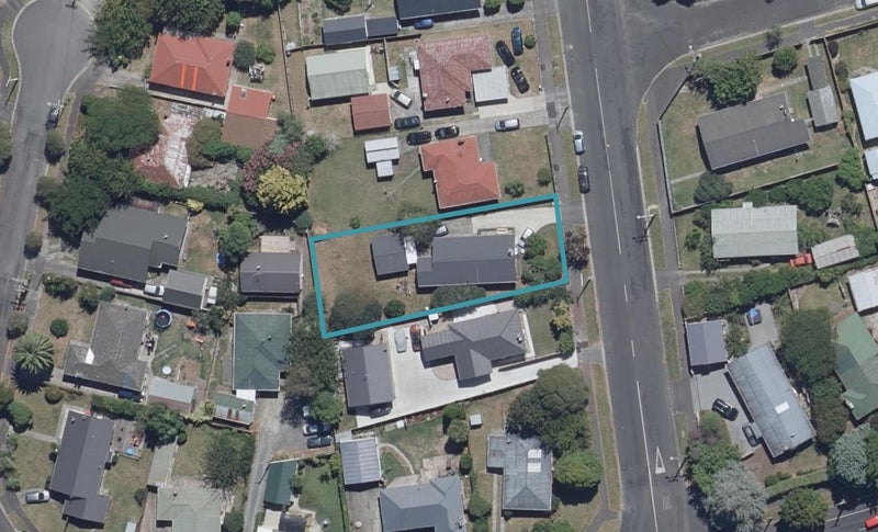 5 Carrington Avenue, Hillcrest, Hamilton - Carousel 1