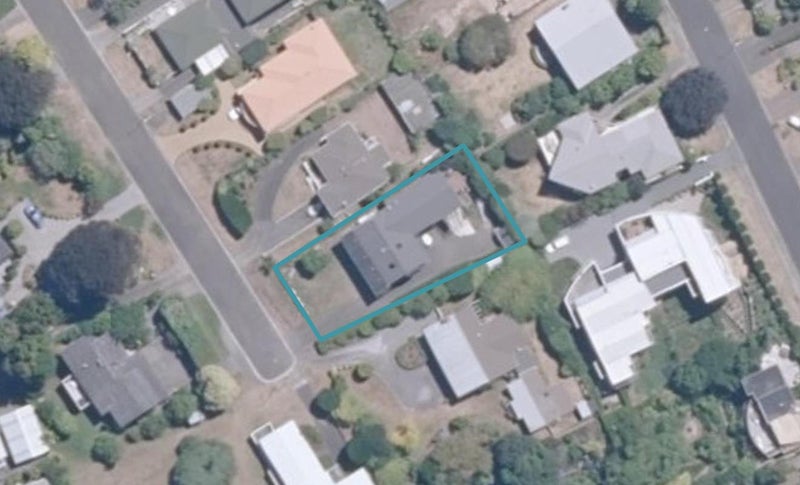 14 Crowther Terrace, Waipahihi, Taupo - Carousel 1