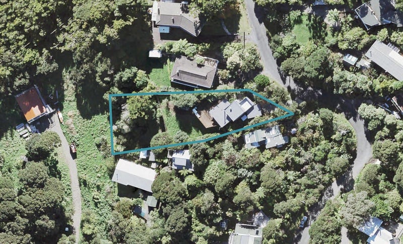 9 Ocean View Road, Huia, Auckland - Carousel 1