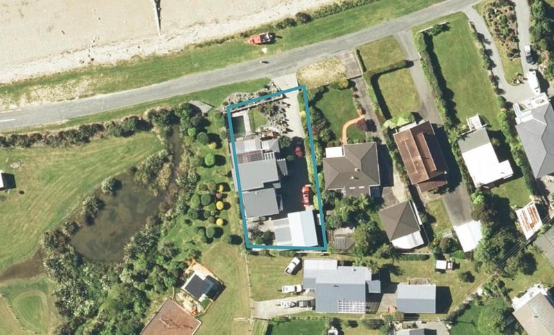 27 The Parade, Okiwi Bay, French Pass - Carousel 1