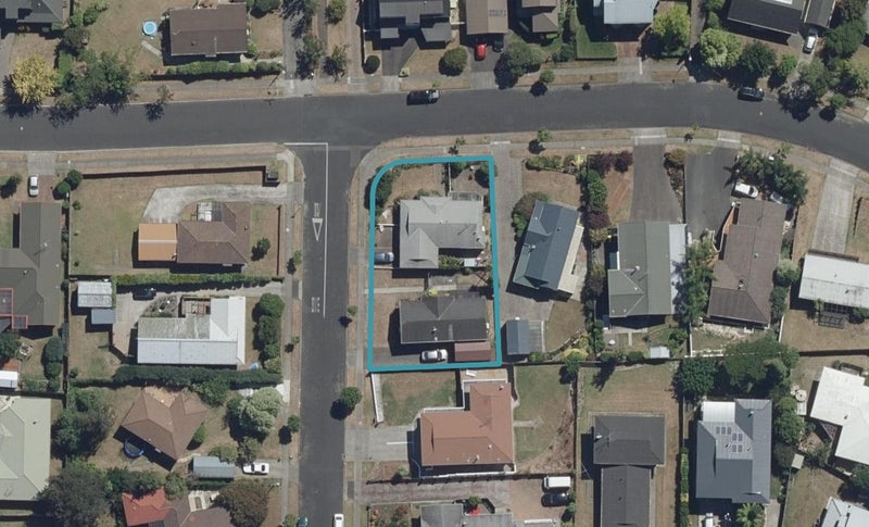 36 Gilbass Avenue, Hamilton Lake, Hamilton - Carousel 1