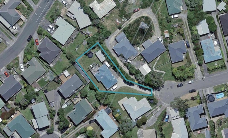 18 Balmain Street, Newlands, Wellington - Carousel 1