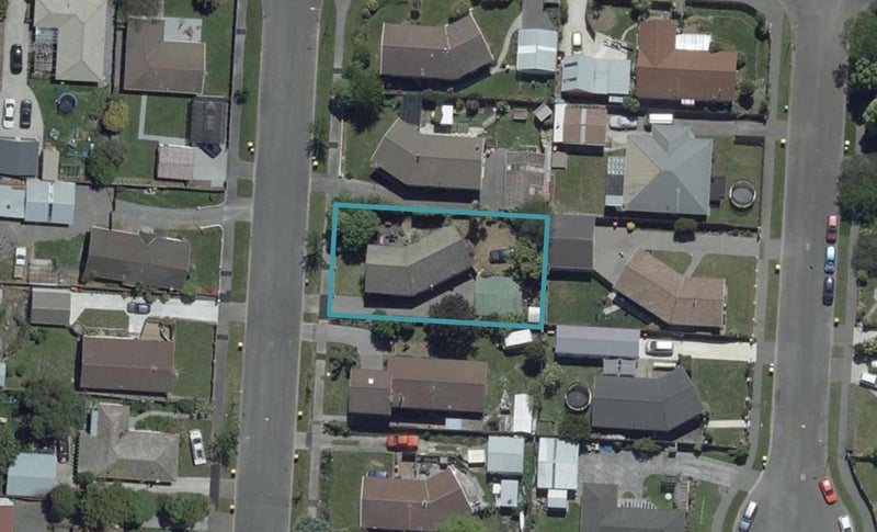 32 Denniston Crescent, Redwood, Christchurch - Carousel 1