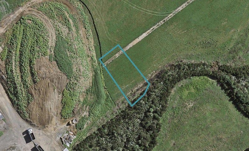 12 Orawahi Road, Waiuku - Carousel 1
