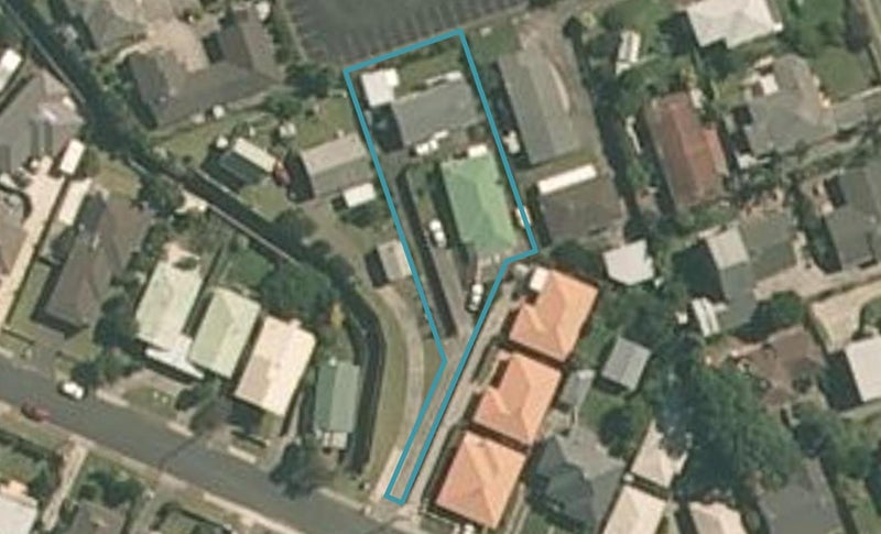 8B Doment Crescent, Orewa, Orewa - Carousel 1
