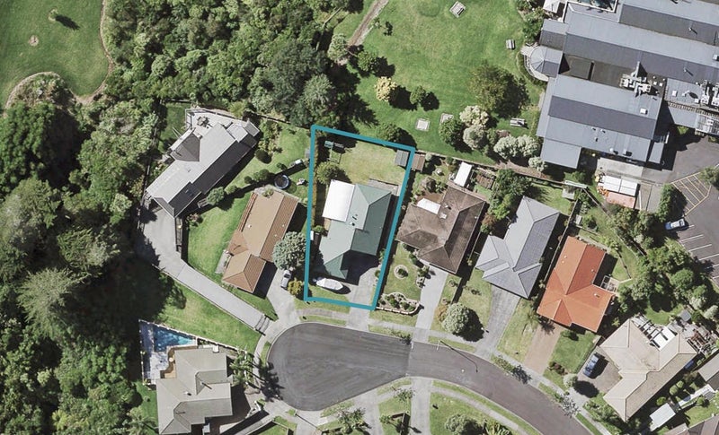 25 Woodview Rise, Botany Downs, Auckland - Carousel 1