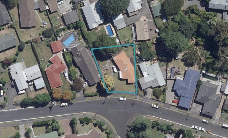 9 Eton Drive, Hillcrest, Hamilton - Carousel 1