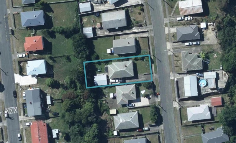 14 Swansea Street, Cannons Creek, Porirua - Carousel 1