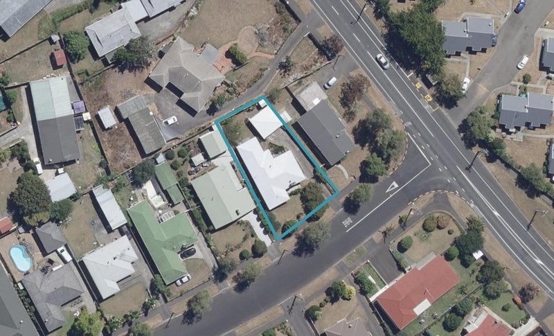 4 Ashbury Avenue, Silverdale, Hamilton - Carousel 1