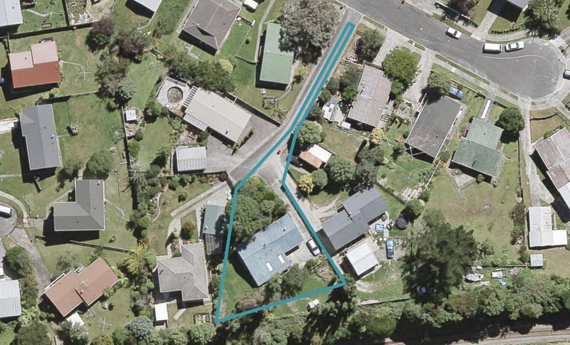 46 Edelweiss Grove, Timberlea, Upper Hutt - Carousel 1