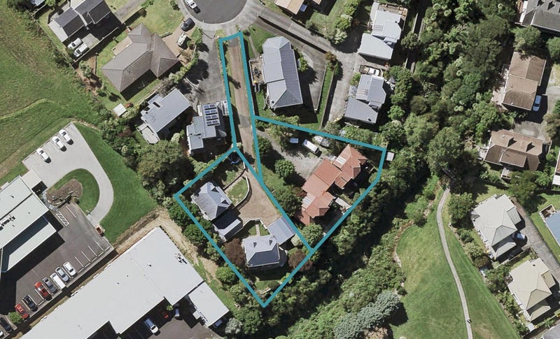 2/62 Centorian Drive, Windsor Park, Auckland - Carousel 1