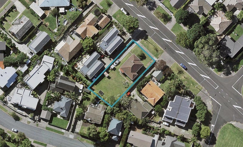 137 Coates Avenue, Orakei, Auckland - Carousel 1