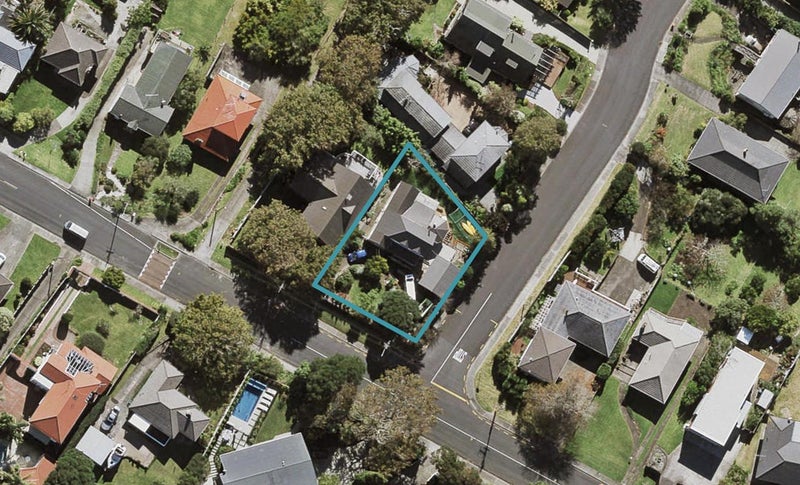 100 Carlton Street, Hillsborough, Auckland - Carousel 1