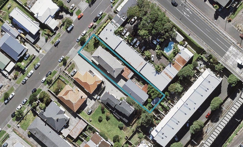 2/2 Willcott Street, Mount Albert, Auckland - Carousel 1