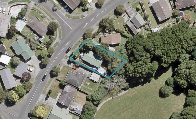 20 Larchmont Grove, Totara Park, Upper Hutt - Carousel 1