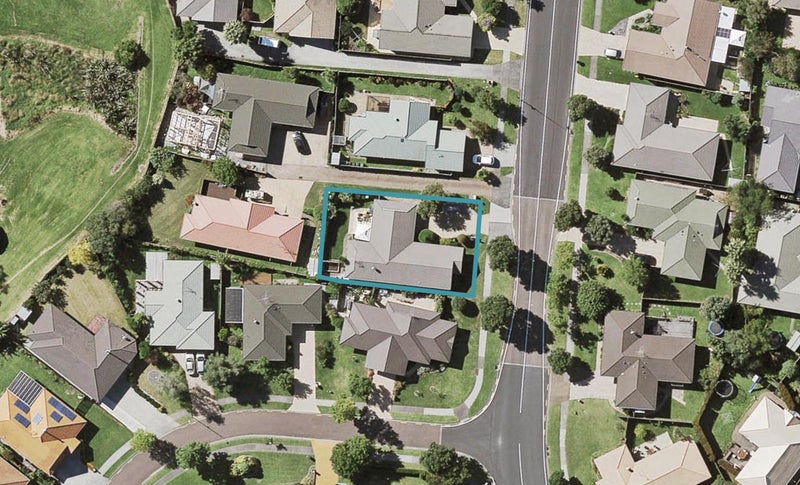 38 Huntington Drive, Huntington Park, Auckland - Carousel 1