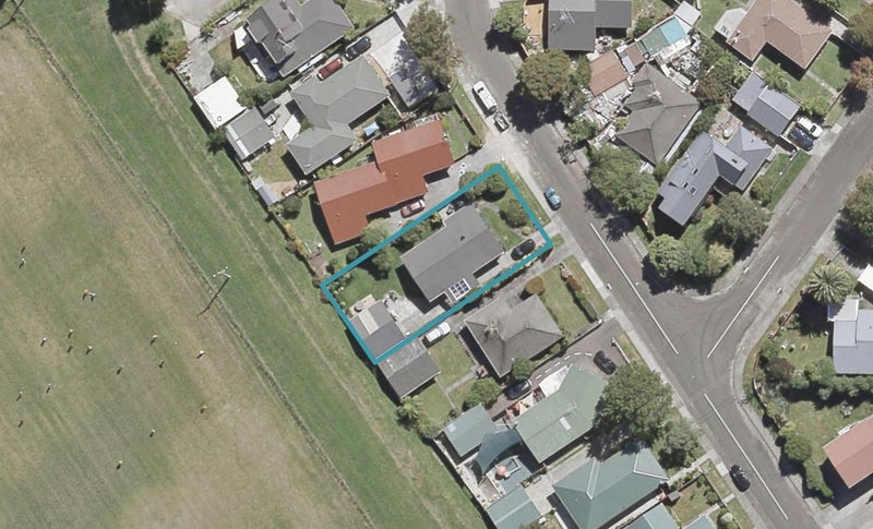 35 Perry Street, Heretaunga, Upper Hutt - Carousel 1