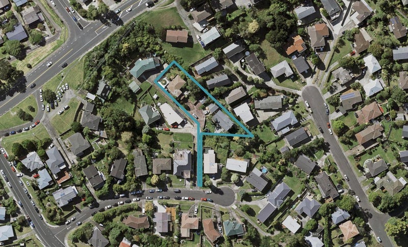1/18 Cypress Place, Sunnynook, Auckland - Carousel 1