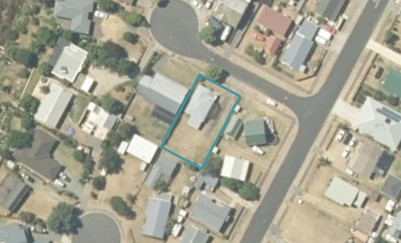 100 Whitby Place, Whangamatā - Carousel 1
