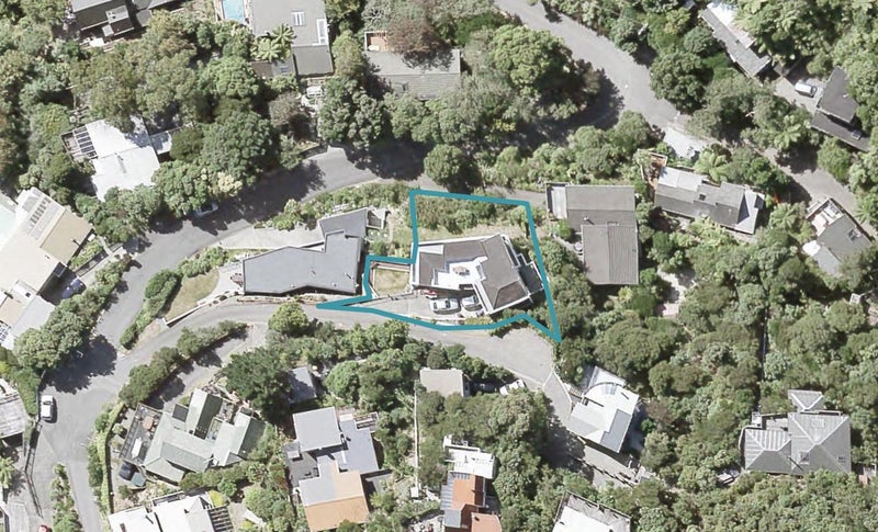 4 Latham Road, York Bay, Lower Hutt - Carousel 1