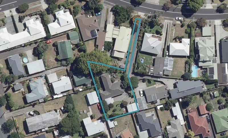 8 Laurence Street, Queenwood, Hamilton - Carousel 1