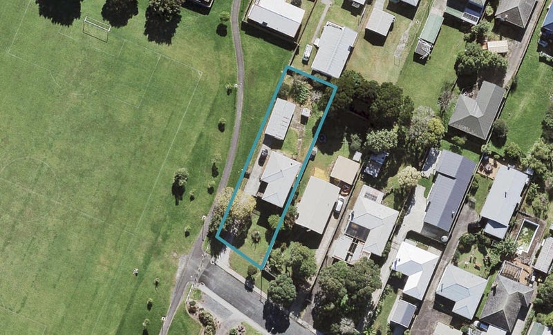 19 Albert Road, Kelston, Auckland - Carousel 1