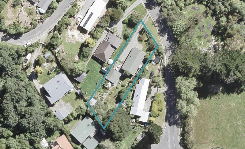 1006 Blue Mountains Road, Blue Mountains, Upper Hutt - Carousel 1