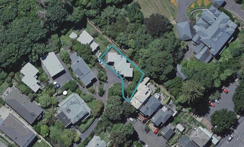 2/14 Upton Terrace, Thorndon, Wellington - Carousel 1