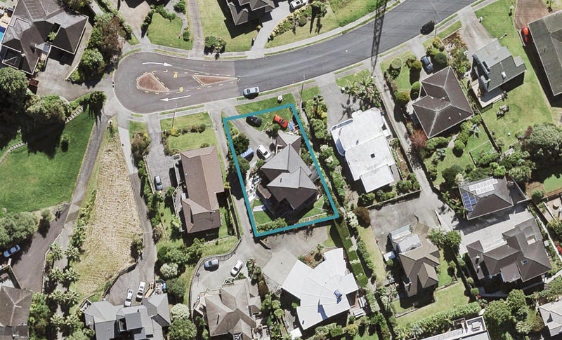 24 Strathnaver Crescent, Lynfield, Auckland - Carousel 1