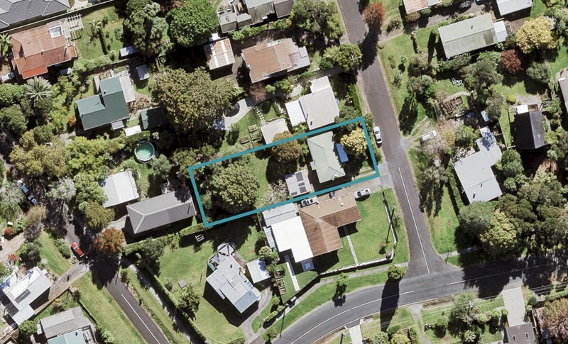 13 George Avenue, Herald Island, Auckland - Carousel 1