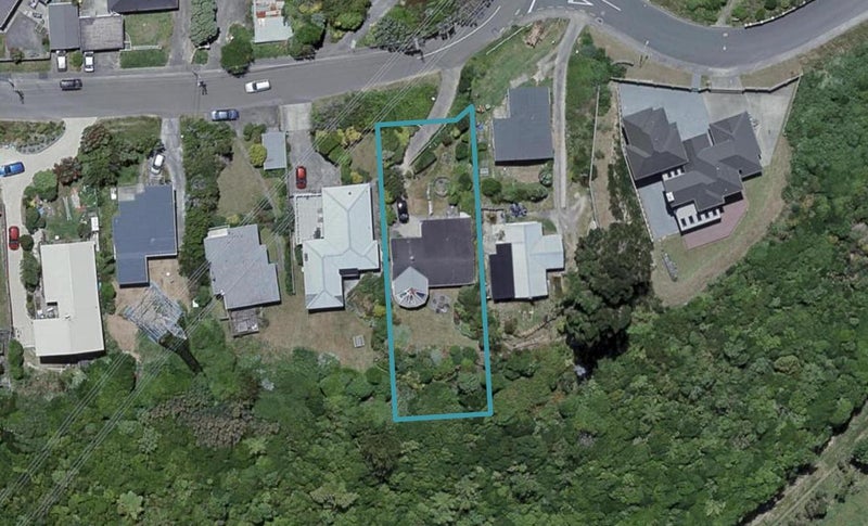 48 Lyndfield Lane, Newlands, Wellington - Carousel 1