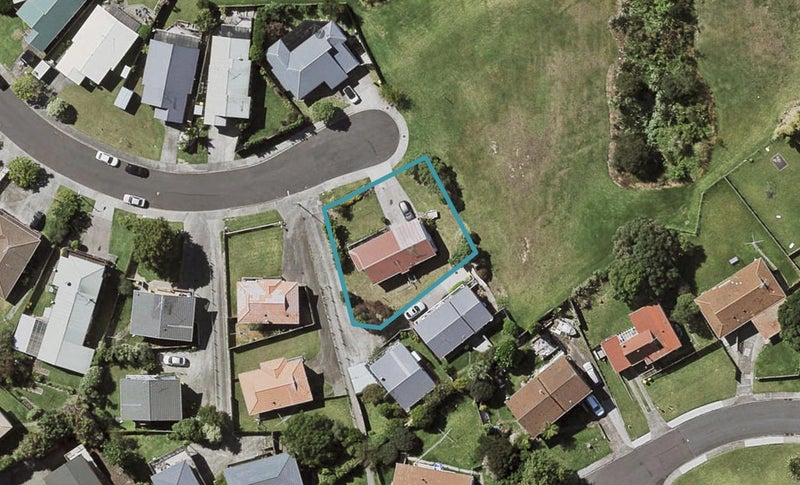 21 Romulus Place, Totara Vale, Auckland - Carousel 1