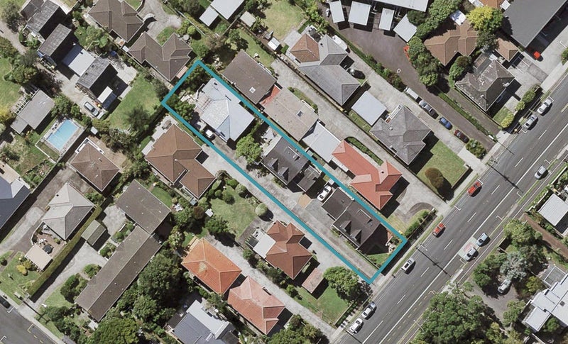2/139 Shakespeare Road, Milford, Auckland - Carousel 1