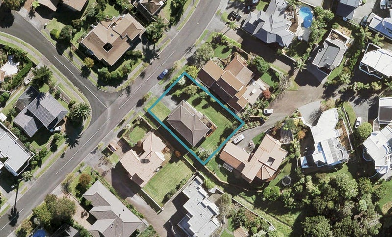 31 Renoir Street, West Harbour, Auckland - Carousel 1