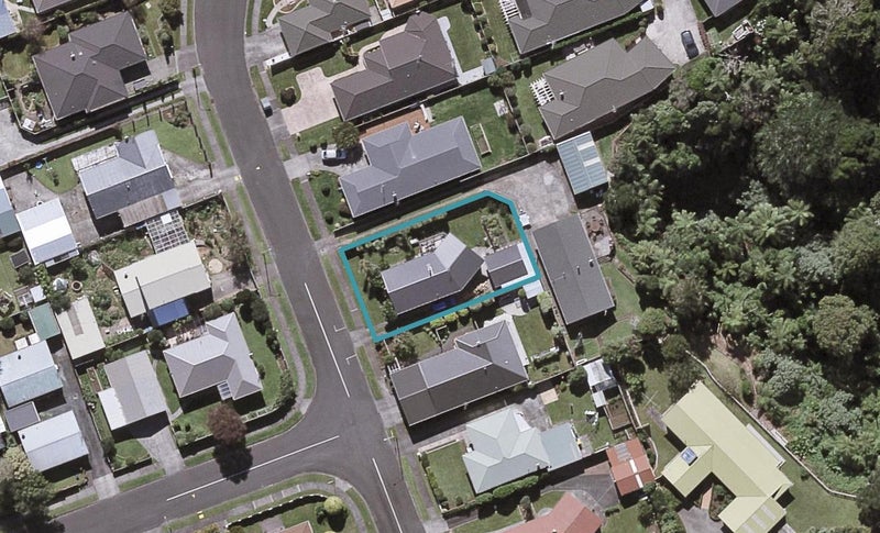 15 Waiwera Place, Merrilands, New Plymouth - Carousel 1