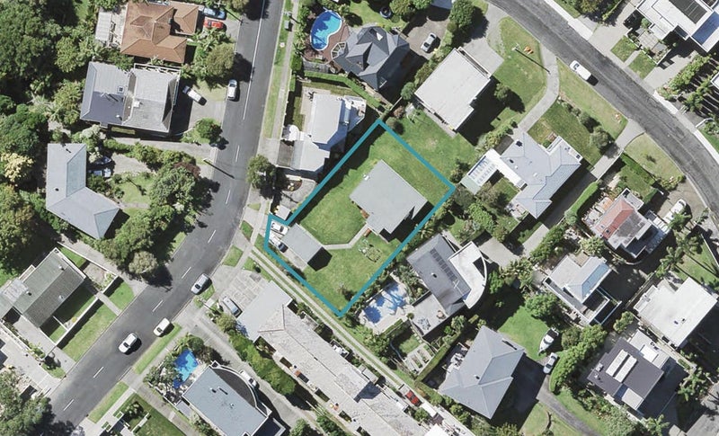 73A Castor Bay Road, Castor Bay, Auckland - Carousel 1