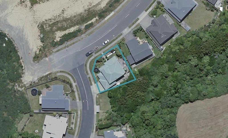 223 Westchester Drive, Churton Park, Wellington - Carousel 1