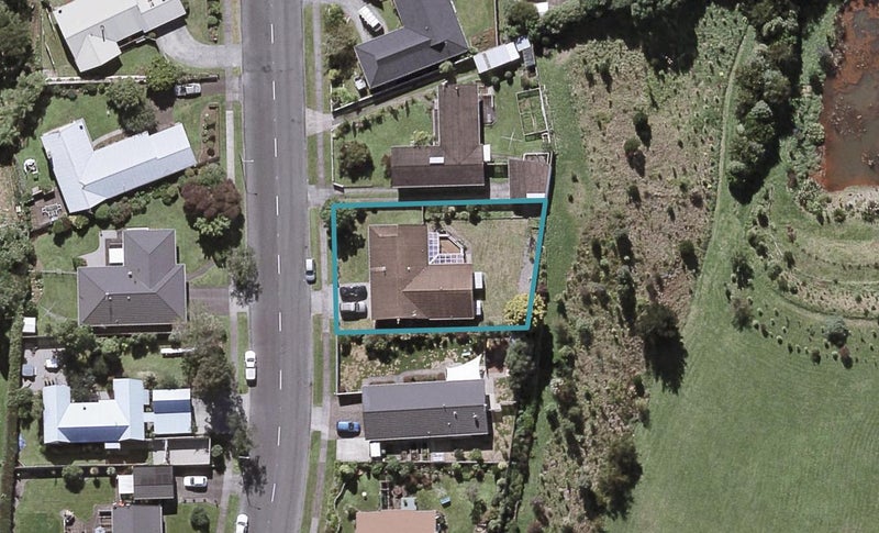 52 Heta Road, Highlands Park, New Plymouth - Carousel 1