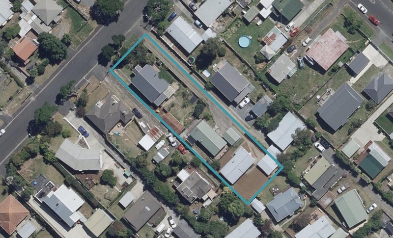 7 Kiwi Avenue, Forest Lake, Hamilton - Carousel 1