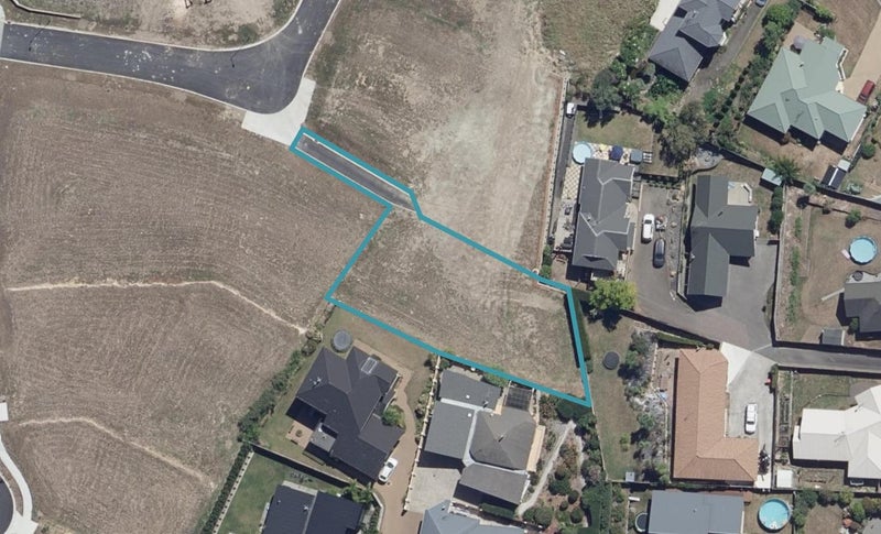 8 Purser Crescent, Flagstaff, Hamilton - Carousel 1