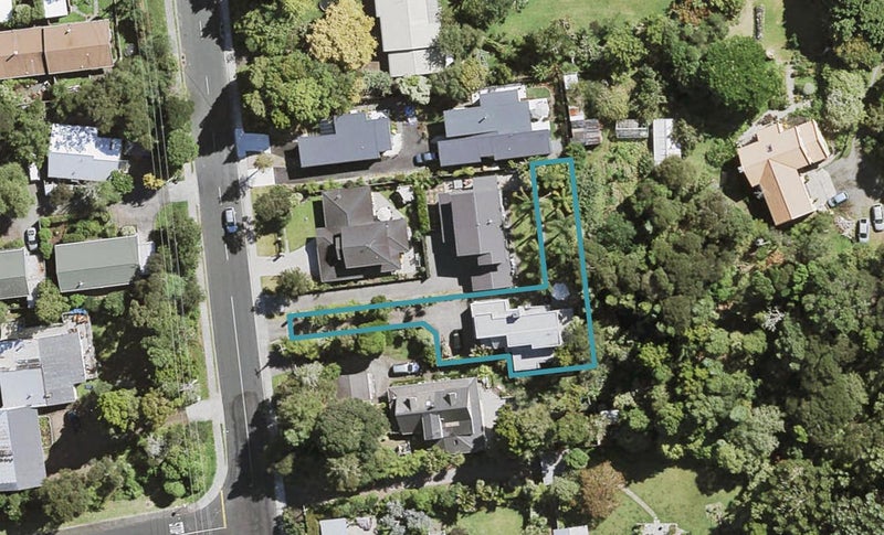 84A Konini Road, Titirangi, Auckland - Carousel 1