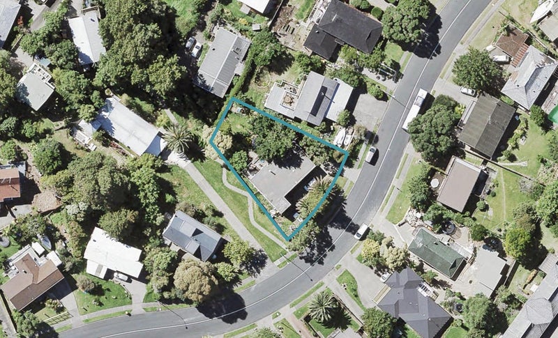 18 Oaktree Avenue, Browns Bay, Auckland - Carousel 1