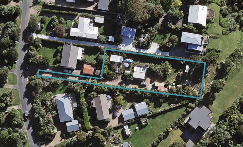 490 Sea View Road, Onetangi, Waiheke Island - Carousel 1