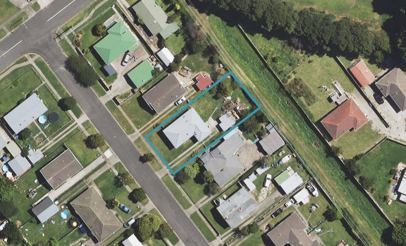 6 Hudson Street, Inner Kaiti, Gisborne - Carousel 1